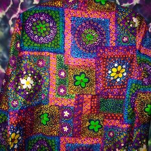 Mod 60’s flower power vintage top